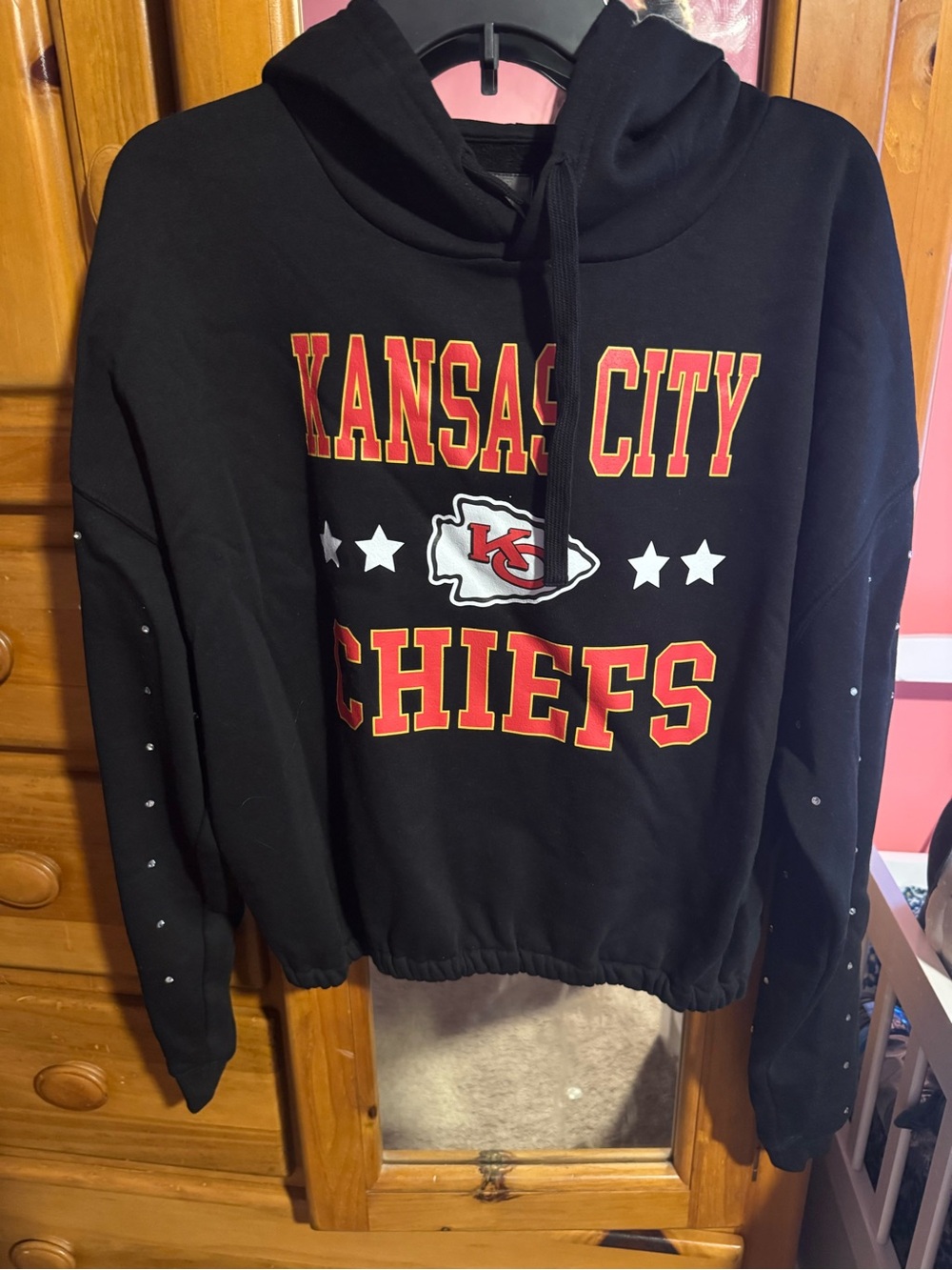 Fanatics Kansas City Chiefs Black crop Hoodie with Red & Gold Accents and rh
